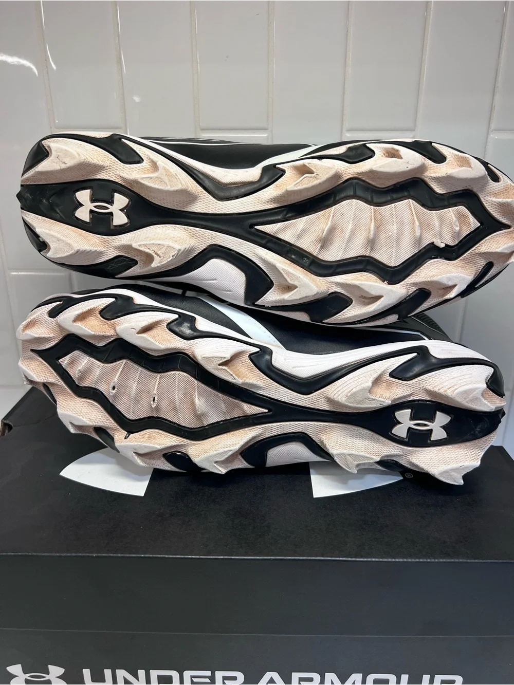 Under Armour Mens Baseball Cleats Size 7 UA Leadoff Icon Mid Black White